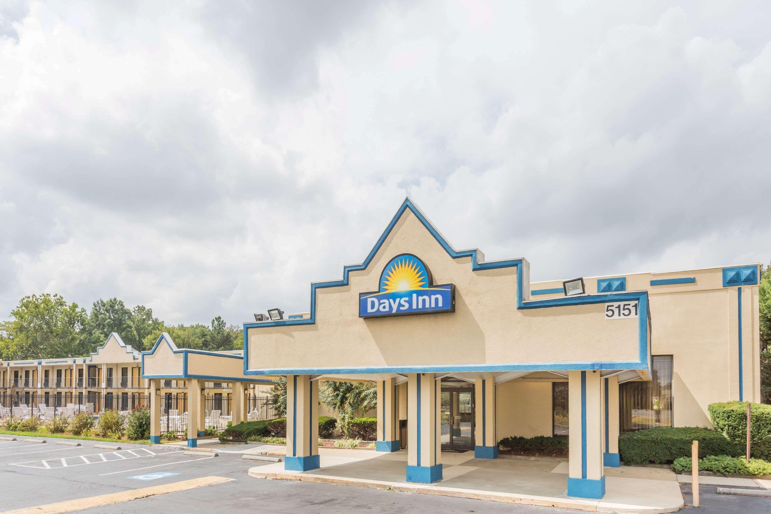 Days Inn By Wyndham Camp Springs Andrews Afb Exterior photo